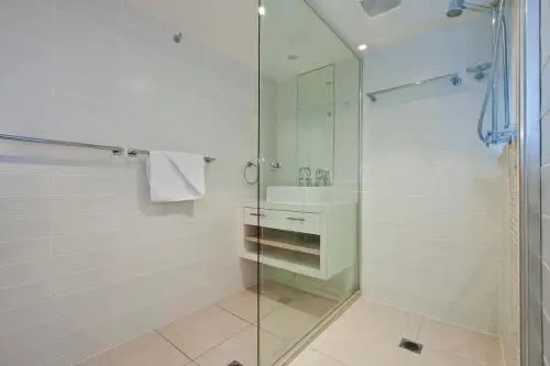 Alderly Apartment 8