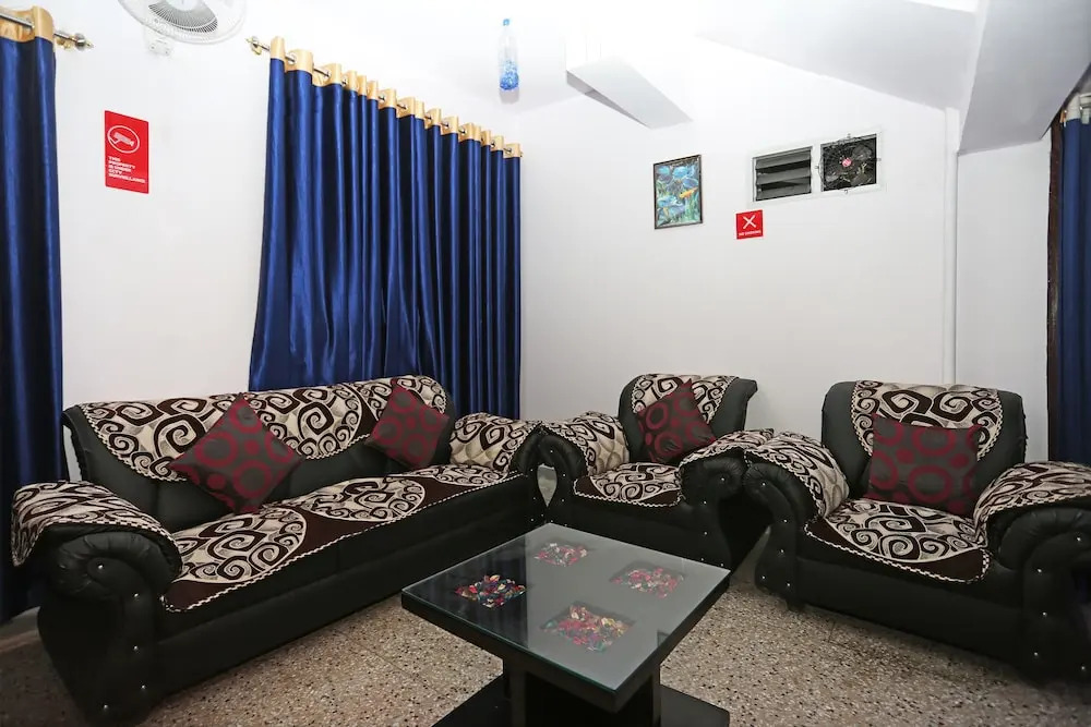 OYO 10994 Hotel Luxury INN