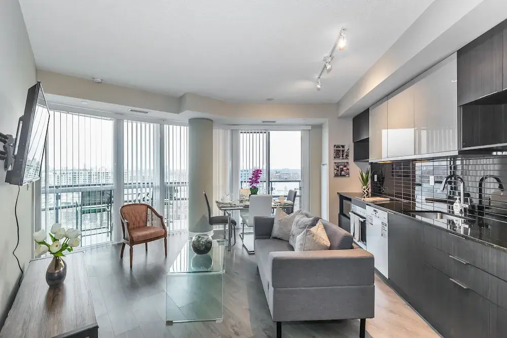 Exquisite Luxury 1 Bedroom + Den With Parking