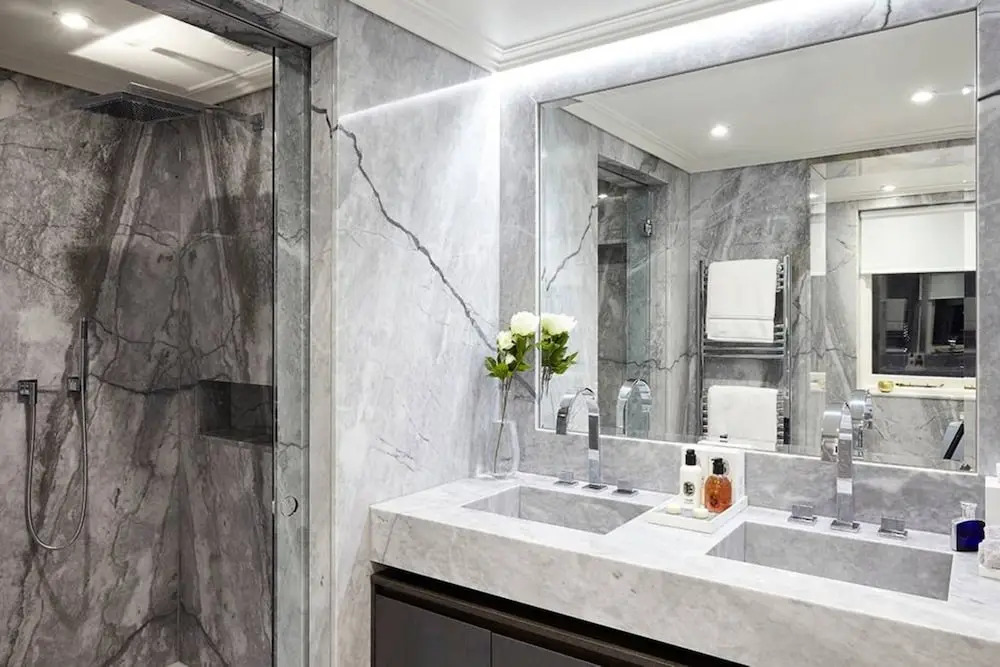 3 Bedroom Apartment With Garden in Knightsbridge