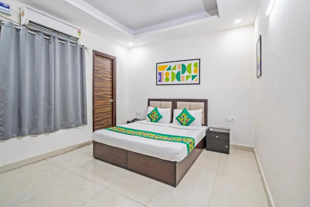 Treebo Modern Stays