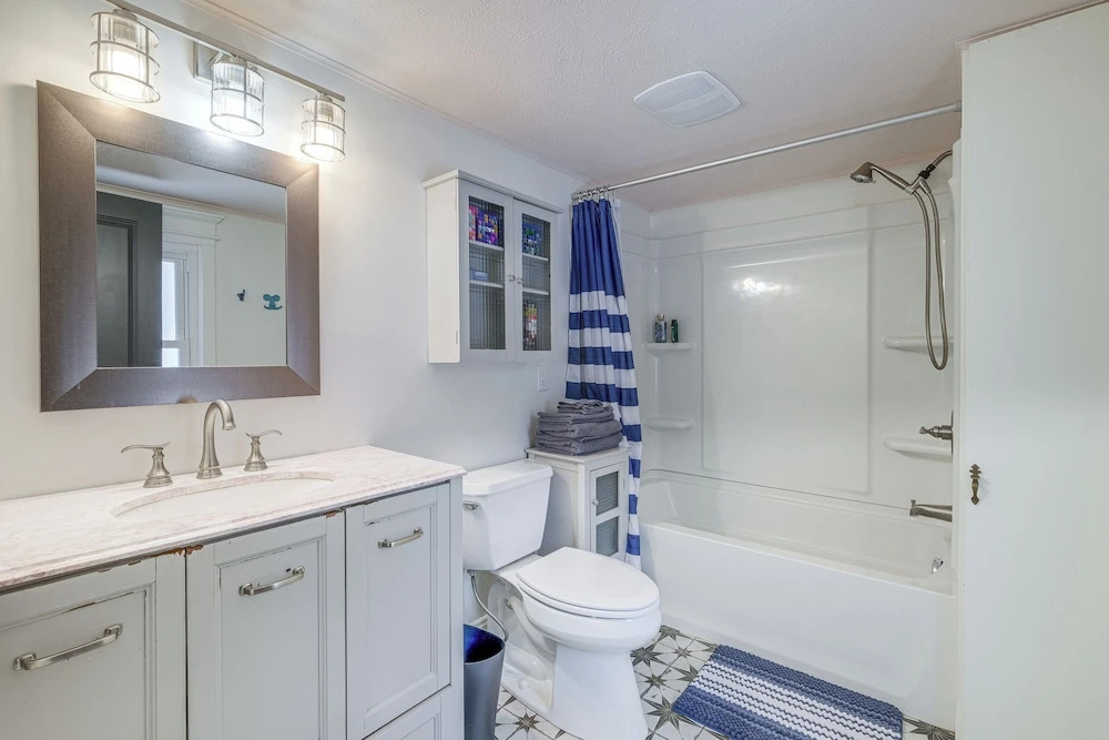 17 Mi to Ski Slopes! Retreat Near Lake Michigan