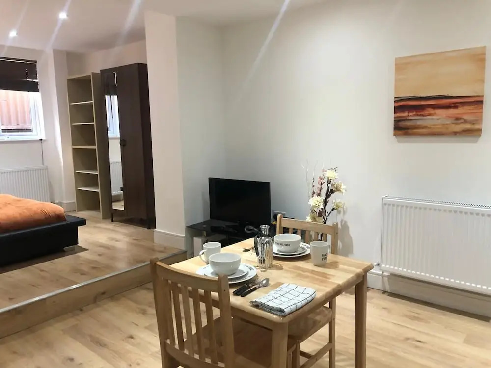 London Bermondsey, 3 People, Beautiful Studio