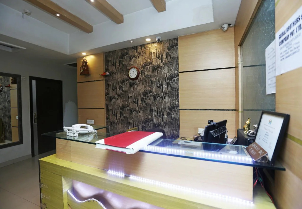 Gujral Hotel By OYO Rooms