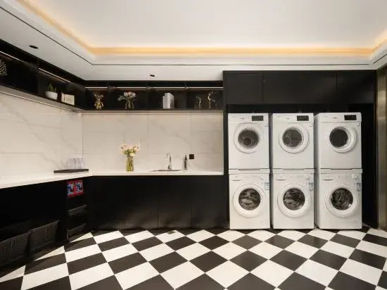 Yunfu Xinxing XANA Deluxe Hotel