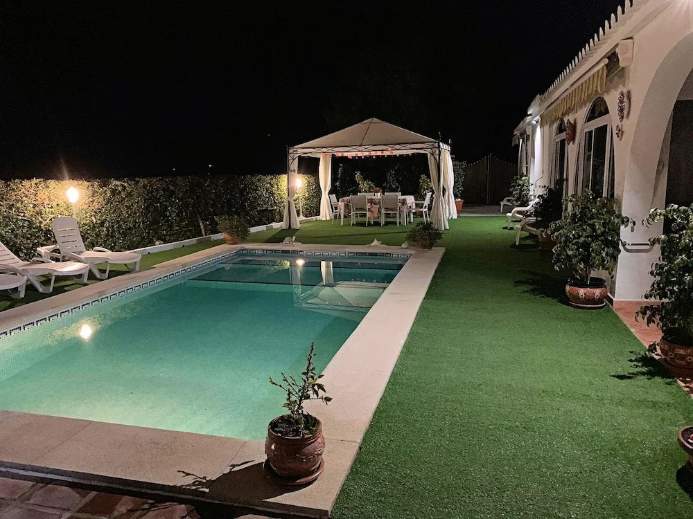 Cozy Cottage in Cómpeta With Private Swimming Pool