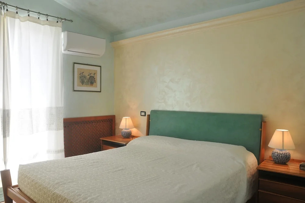 Very cozy, comfortable lanthana villa on 2 floors, independent