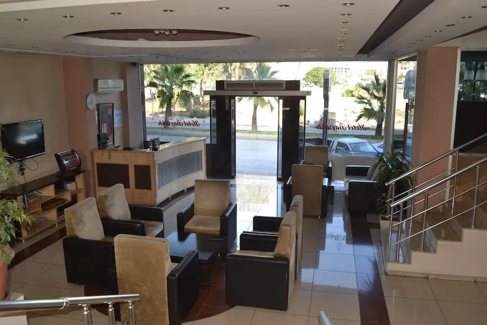Bayrakli Otel