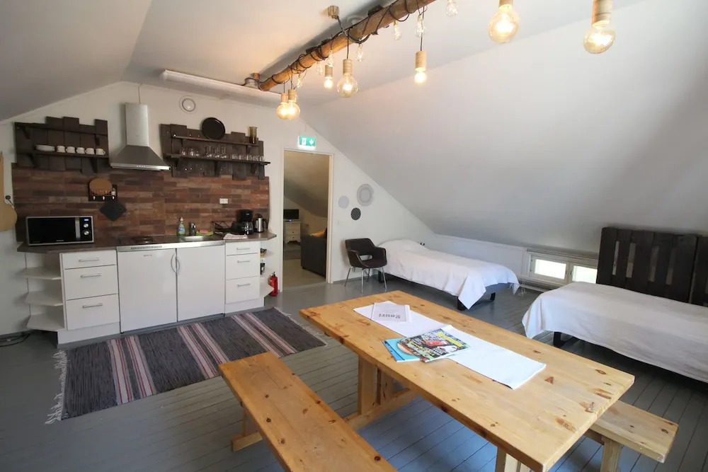 Lauri Guest House
