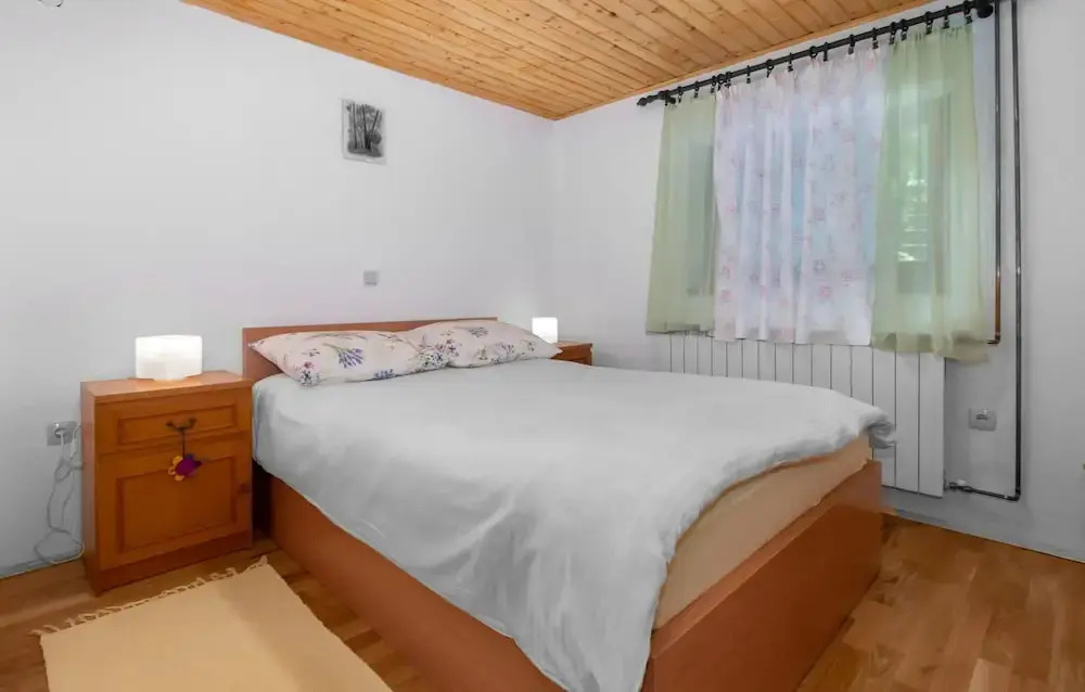 Awesome Home in Breze With Wifi and 2 Bedrooms