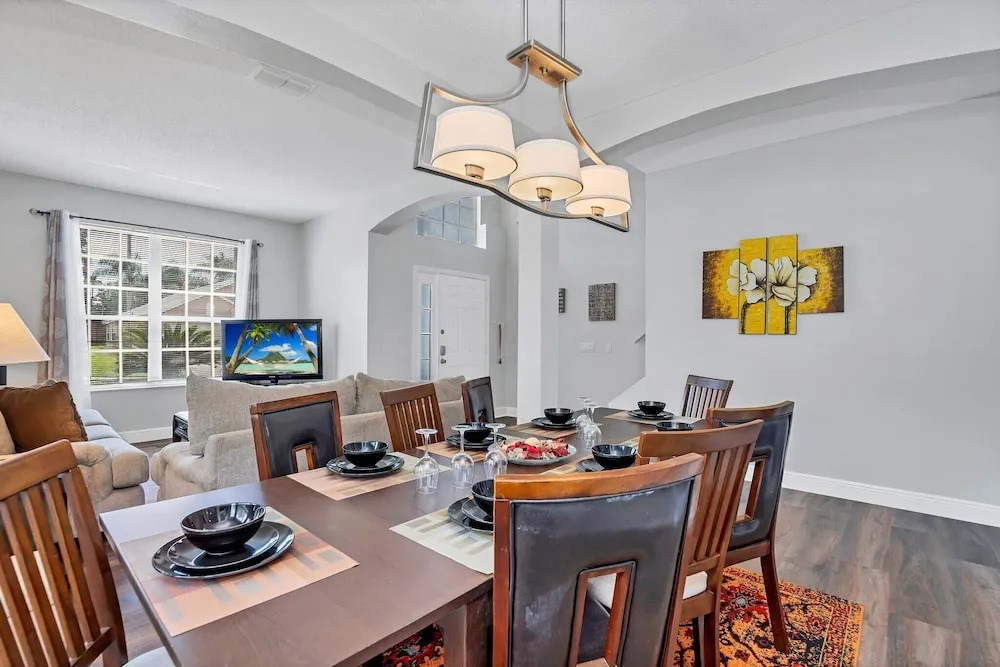 Huge and Modern Home, Only 12 Miles From Disney! #6wr338