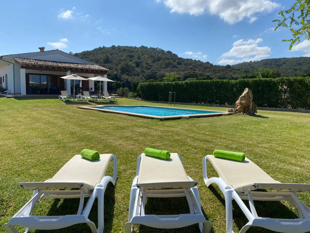 CAN BIEL Pool, garden,BBQ, free wifi, ping pong for 6