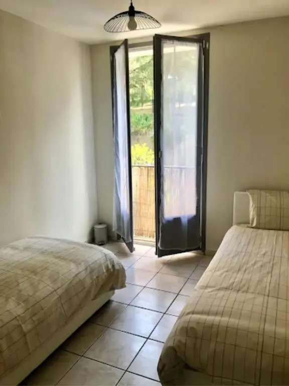 2 Bed Apartment Near the Coast & City Center