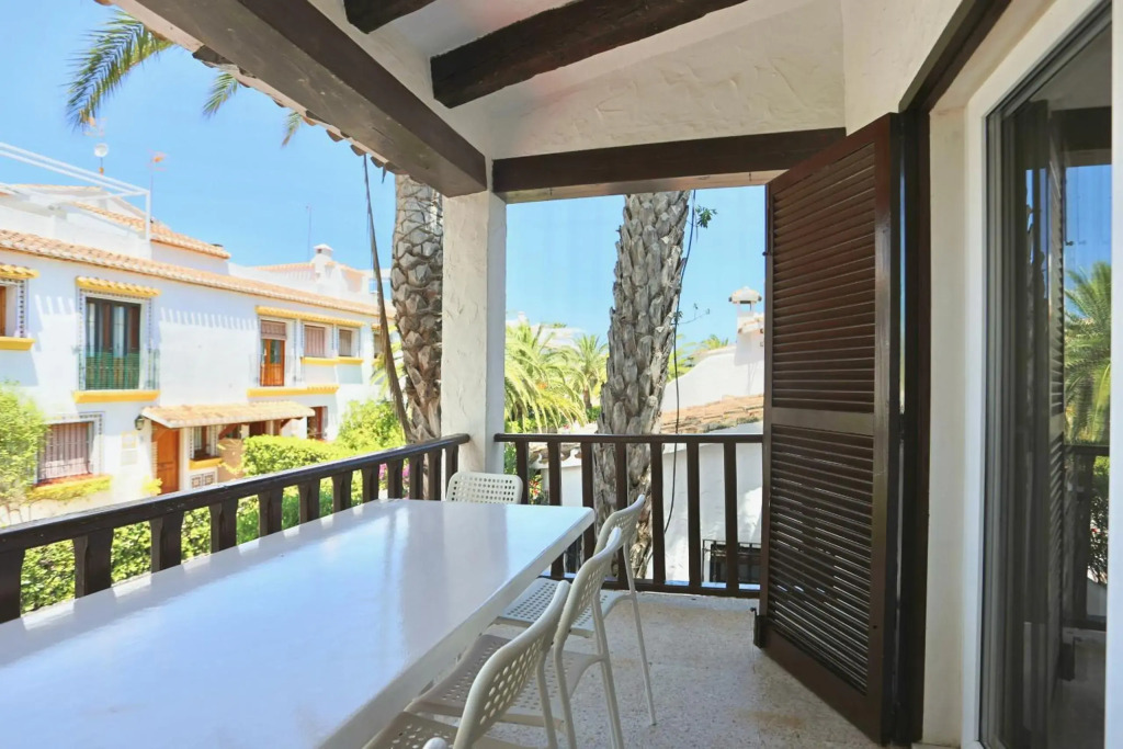 Urbanización El Oasis, 20 Villas en 1ª Línea Playa