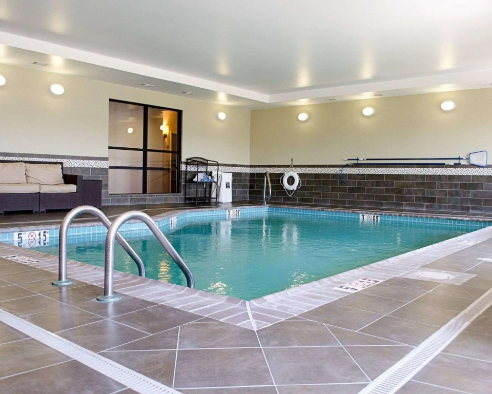 Comfort Suites