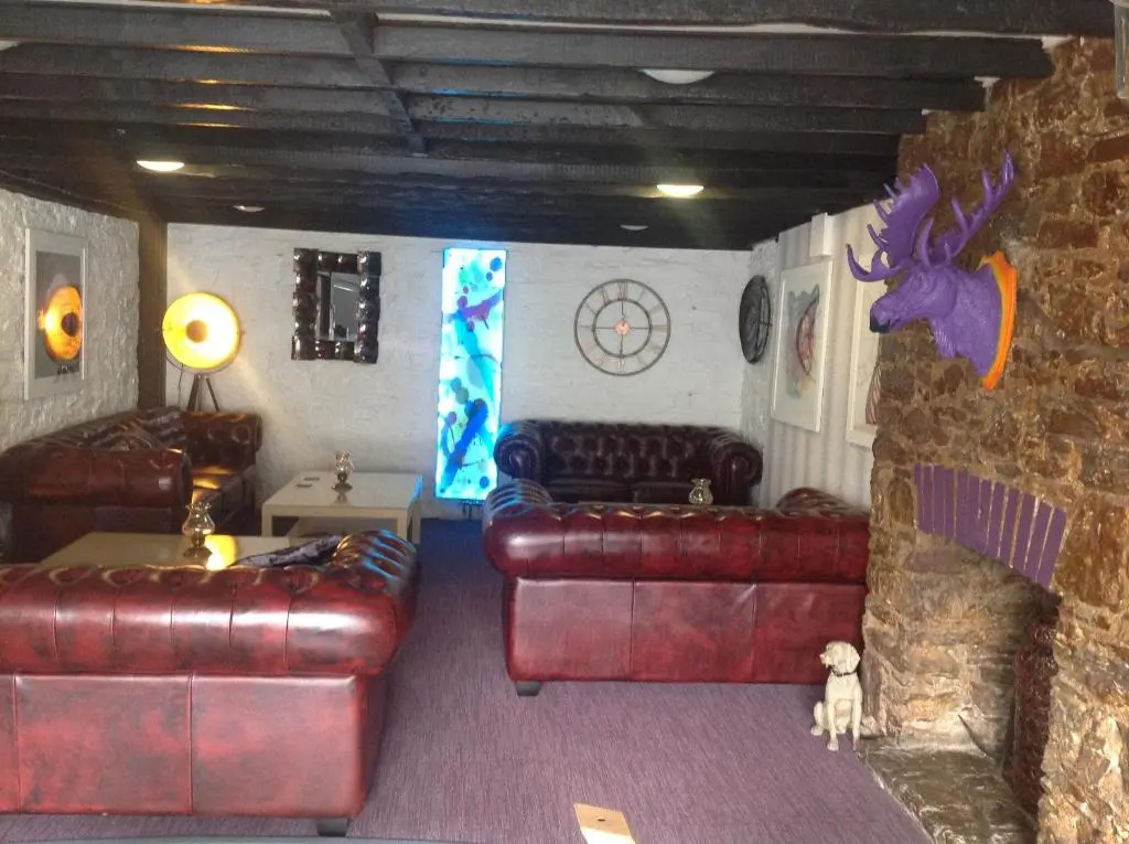 Smugglers Hotel
