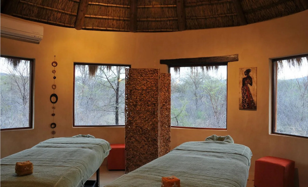 Tau Game Lodge