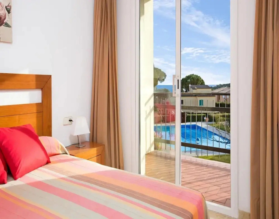 Apartment for 5 People Near Sea Beach