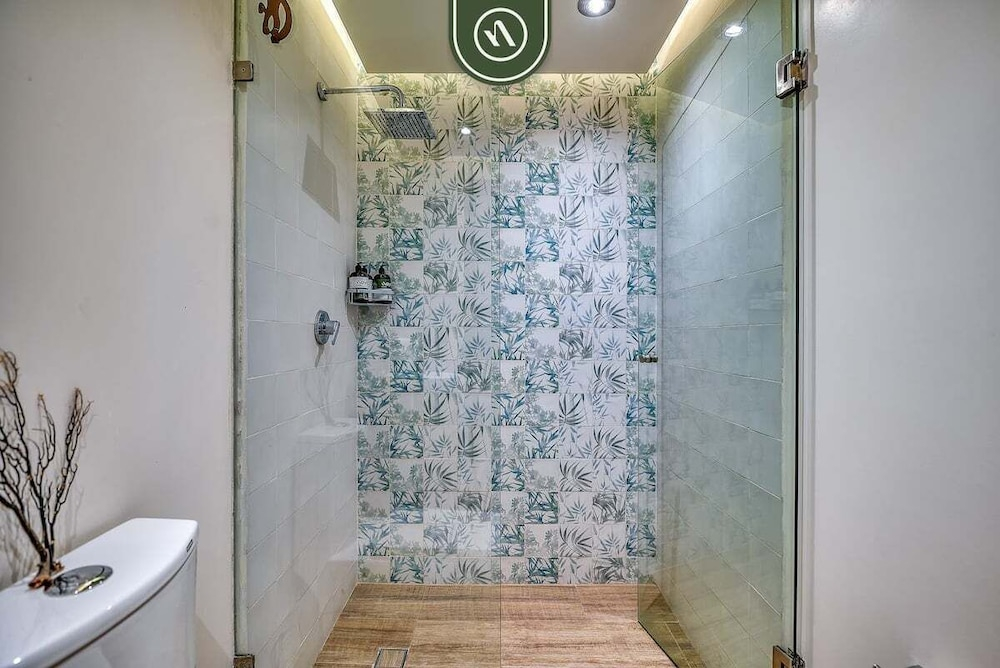 3BR Condo With Private Balcony - Pool - Marina`
