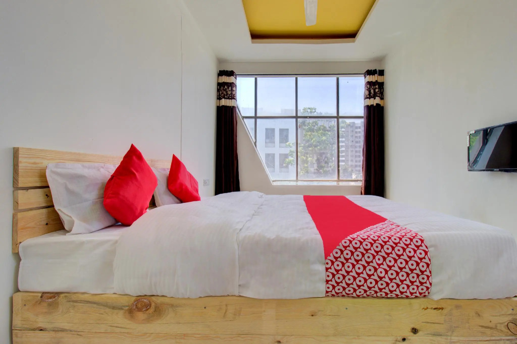 OYO 70282 Soham Service Apartment