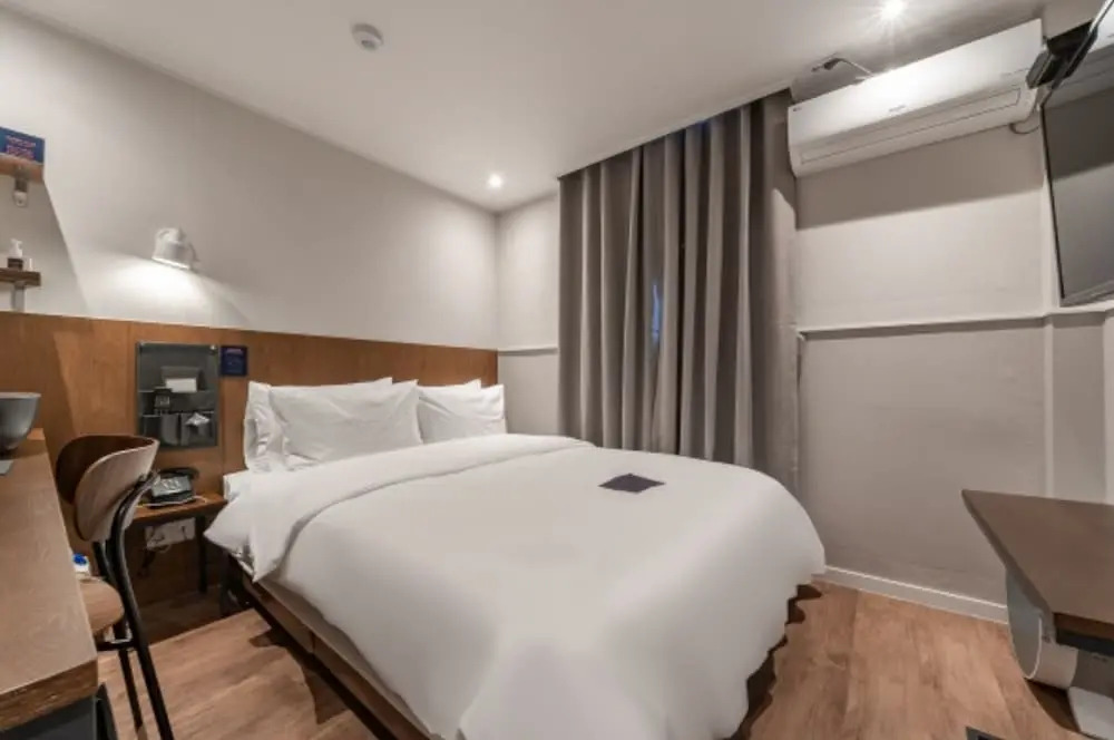 Just Stay Hotel