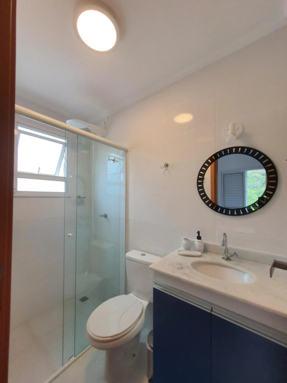 Apartamento novo e completo, próximo à praias e comércio