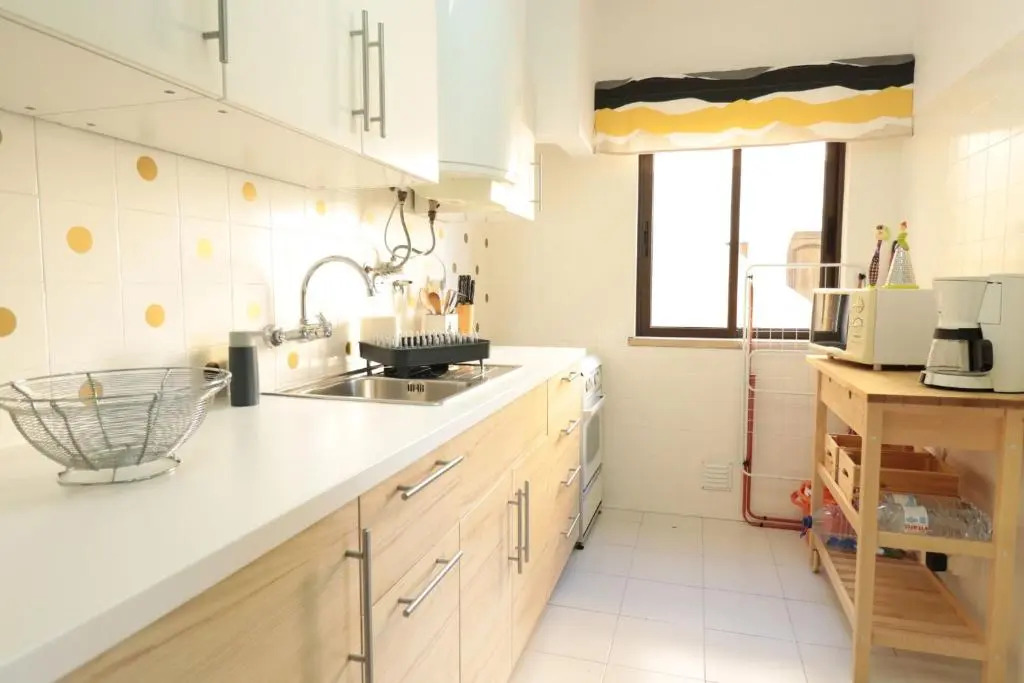 LovelyStay - Cozy 1BR Flat in Alvor with AC and Balcony