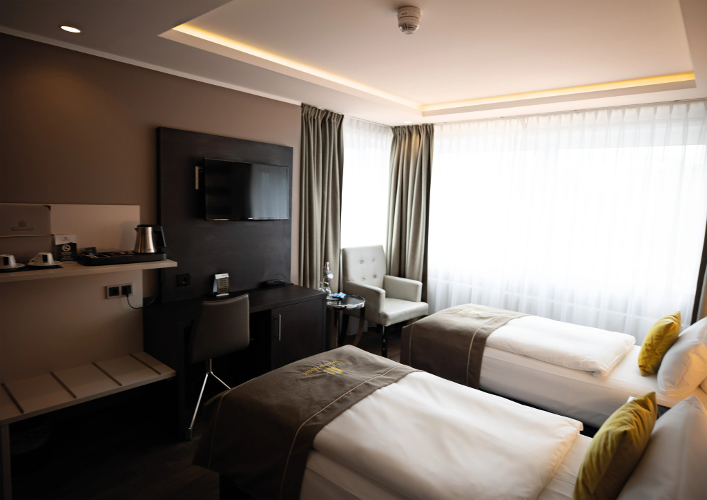 Skyline Hotel
