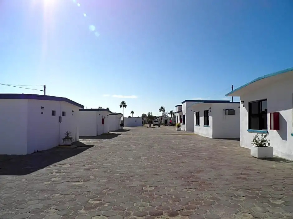 #53 Bungalow Seaside Hotel & Victors RV Park