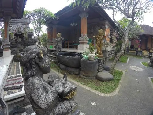 Ekas Homestay
