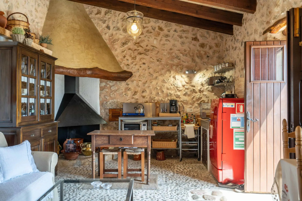 CAN PULIT finca romántica para 2 con piscina y vistas en Selva Mallorca