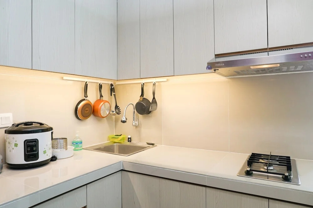 Warm and Cozy 1BR Puri Park View Apartment