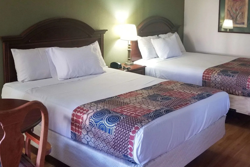 Red Roof Inn & Suites Wilkesboro