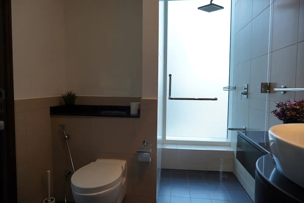 SuperHost- Next to Dubai Canal | Elegant 1 BR | Business Bay