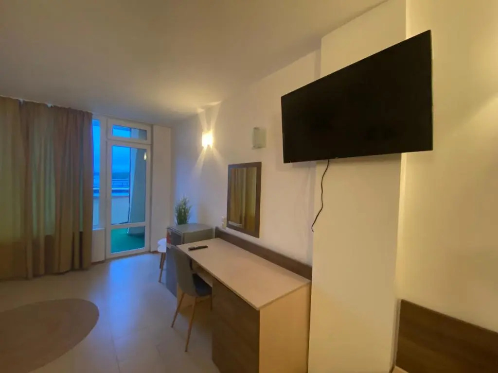 Large Studio Esperanto 401
