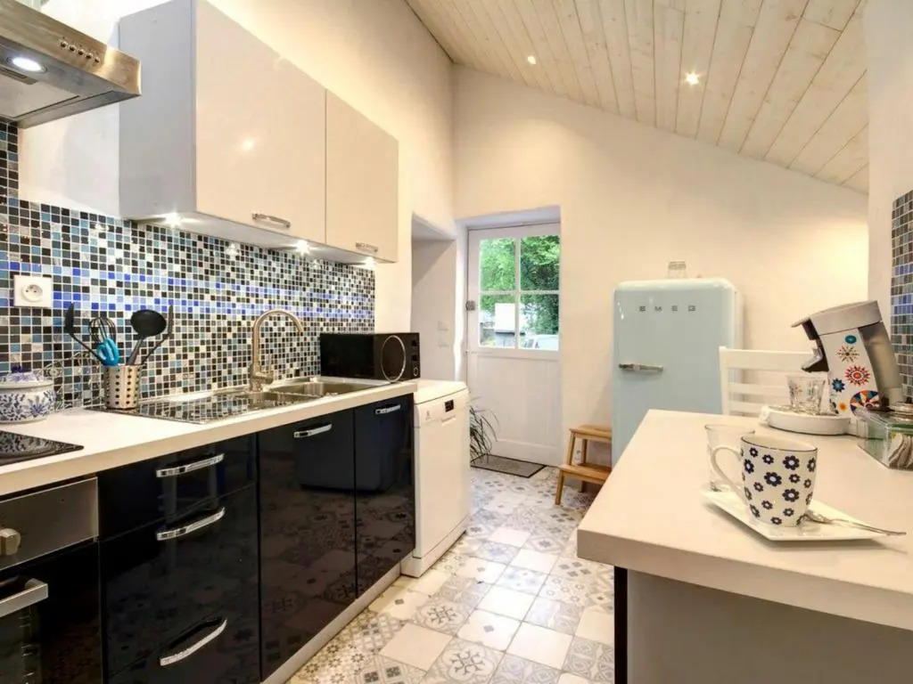 Maison Authentique Bord de Rivière avec Jardin Privatif - Gîte de Pêche, Animaux sur Demande - FR-1-306-886