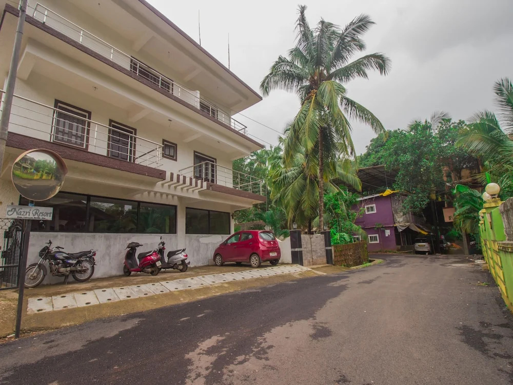 OYO 16497 Home Graceful 3BHK Parra