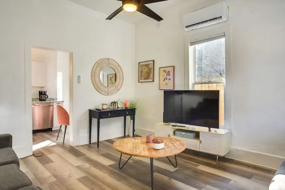 Near UNM & ABQ Biopark: East Dtwn Studio