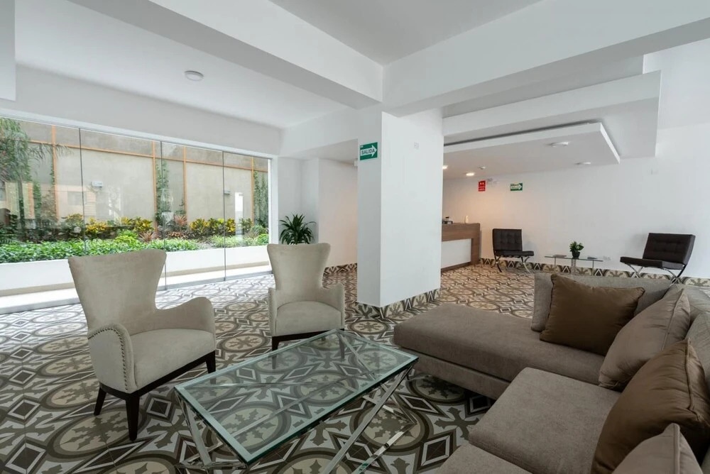 Modern 1 BR Barranco Apartment High Floor