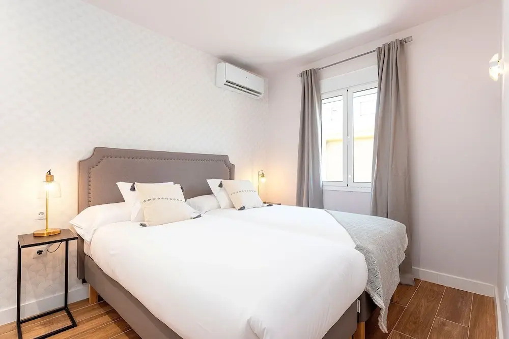 1 Bd Apartment With Balcony Perfect Location. Santa Marta II