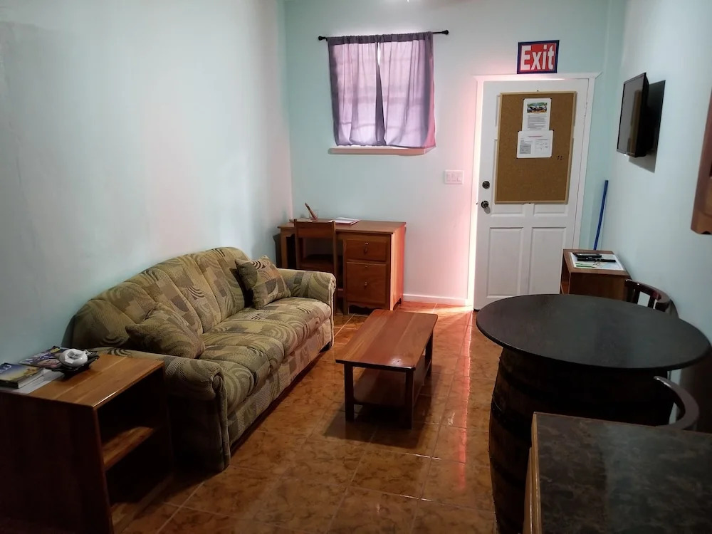 Canuck Cottage Ground Floor