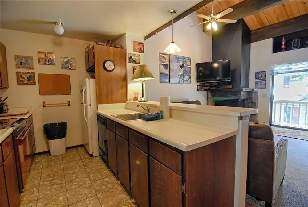 Vidor Village and Family Retreat #322