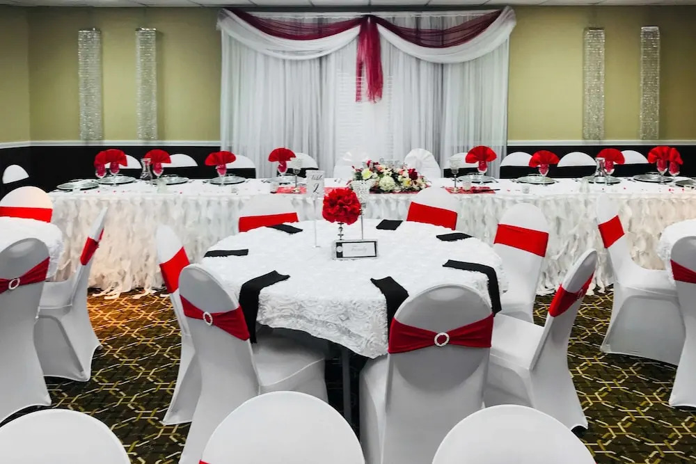Country Inn & Suites by Radisson, Battle Creek, MI