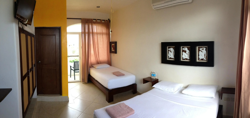 El Hotelito