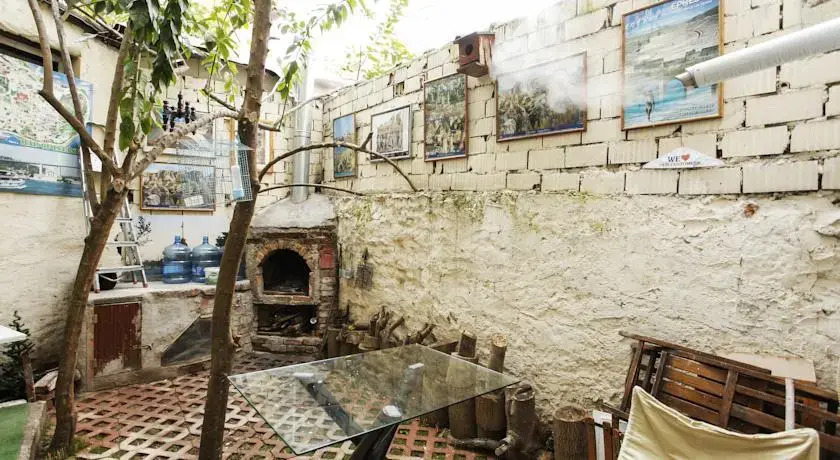 Ligos Guesthouse