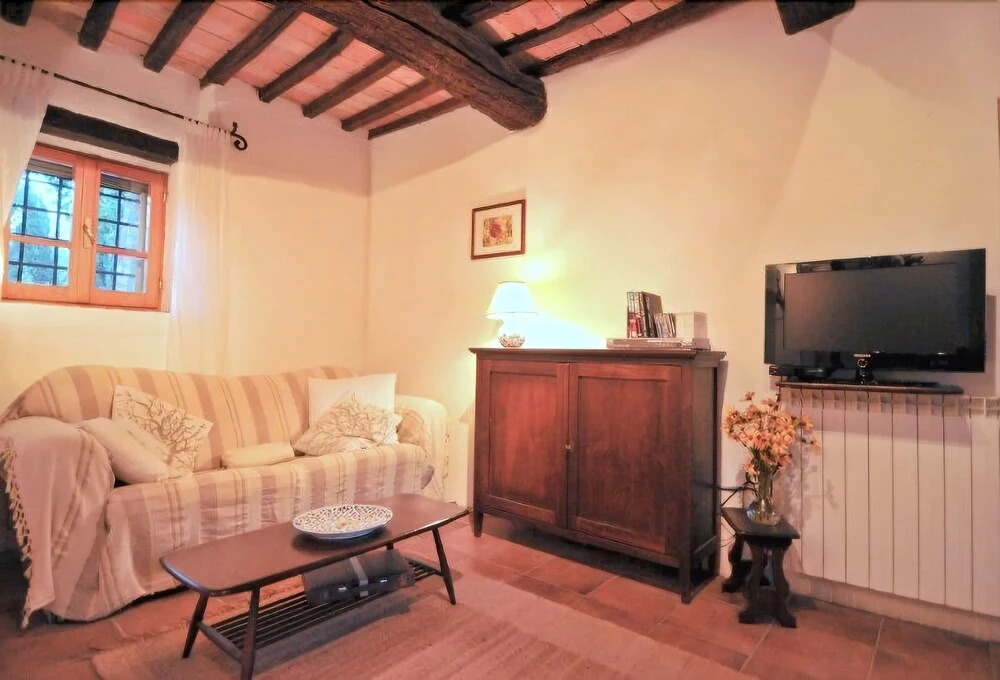 TENUTA SOSPESA - Exclusive Villa, Pool & Party Barn near Tuscany