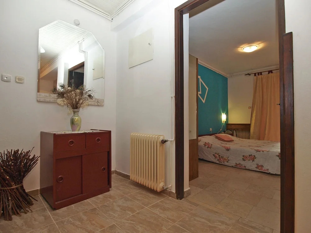 Apartment 1954