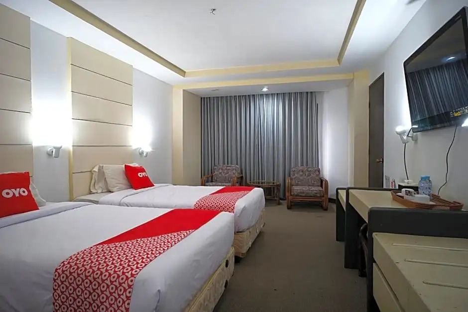 Collection O 1963 Hotel The New Benakutai