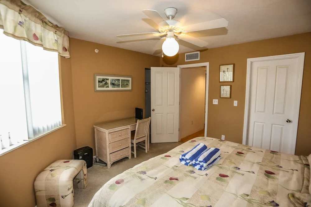 Ocean Harbor 102A
