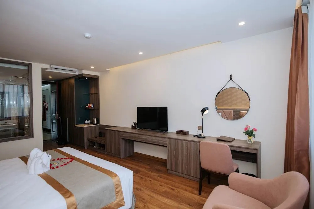 Thông Đỏ Hotel